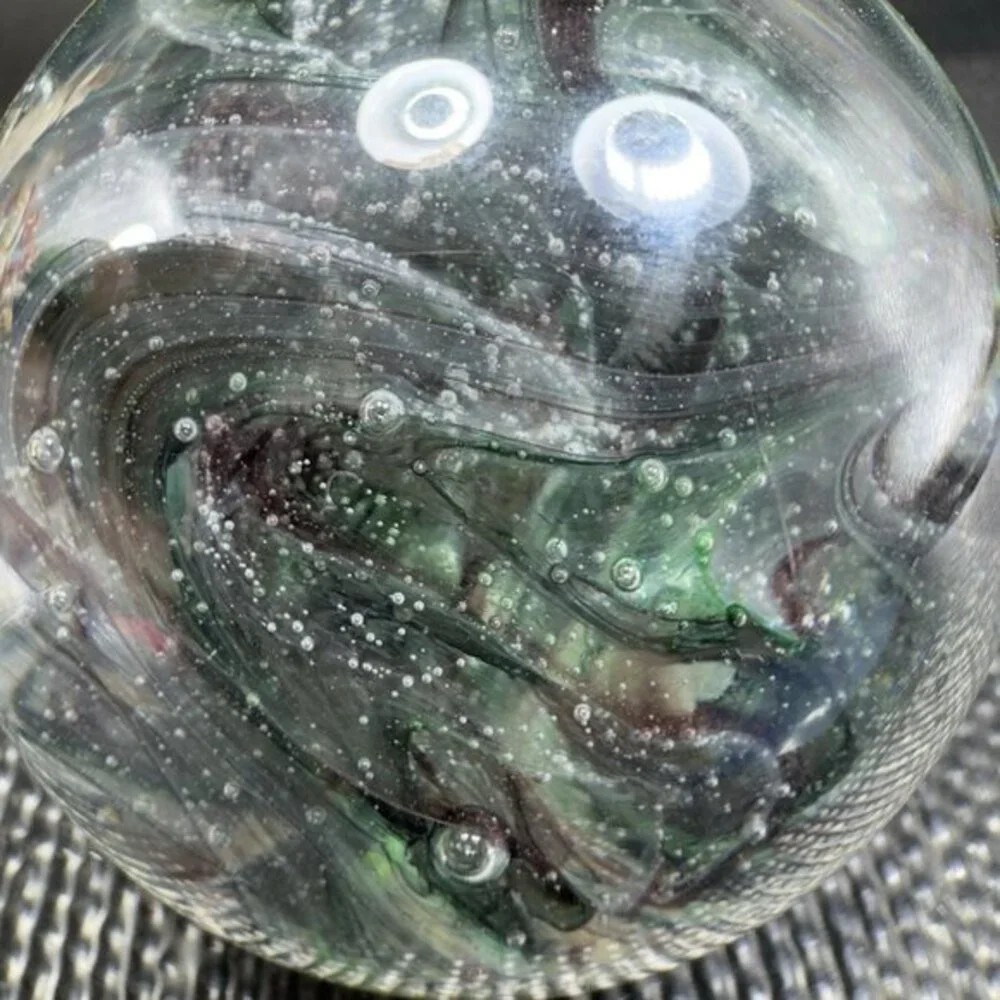 VTG‎ Dynasty Gallery Around The World Round Glass Paperweight Green Black Swirls